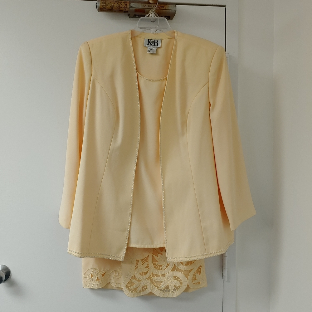 Women's size 16 three piece suit